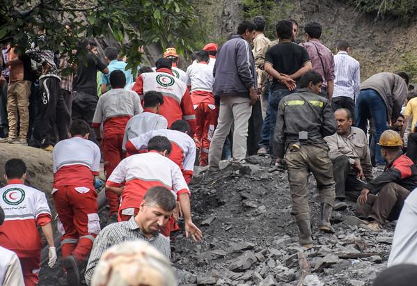 آمار جان باختگان حادثه انفجار معدن در آزادشهر به ۲۱ نفر رسید