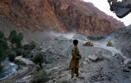 استخراج معادن افغانستان بدون برگزاری مناقصه به آمریکایی‌ها واگذار می‌شود