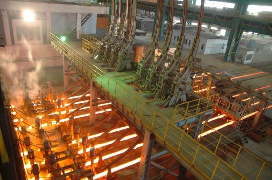 فولادسازان بزرگ در نیمه اول سال به تولید ۹.۴ میلیون تن شمش رسیدند/ رشد ۸ درصدی تولید محصولات فولادی