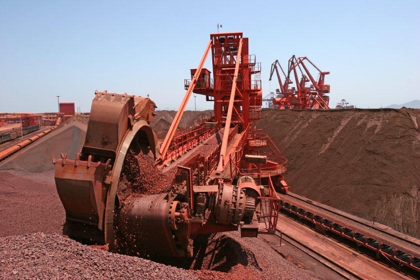 افزایش هیجانی قیمت سنگ آهن/ بهای هر تن سنگ آهن در بنادر چین به بیش از ۷۴ دلار رسید